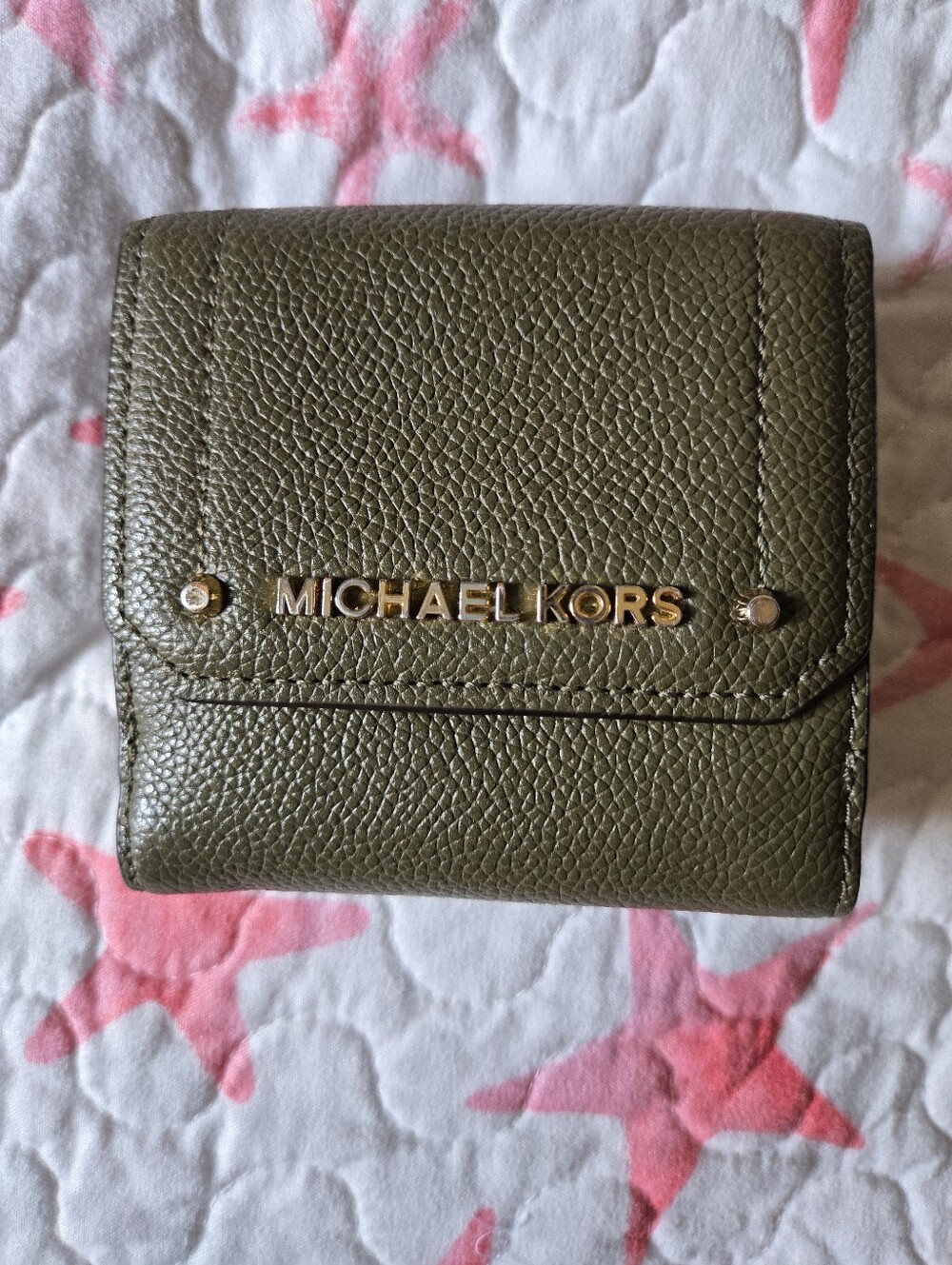 Michael Kors Hayes Small Trifold Pebbled Leather Wallet Olive Green EUC